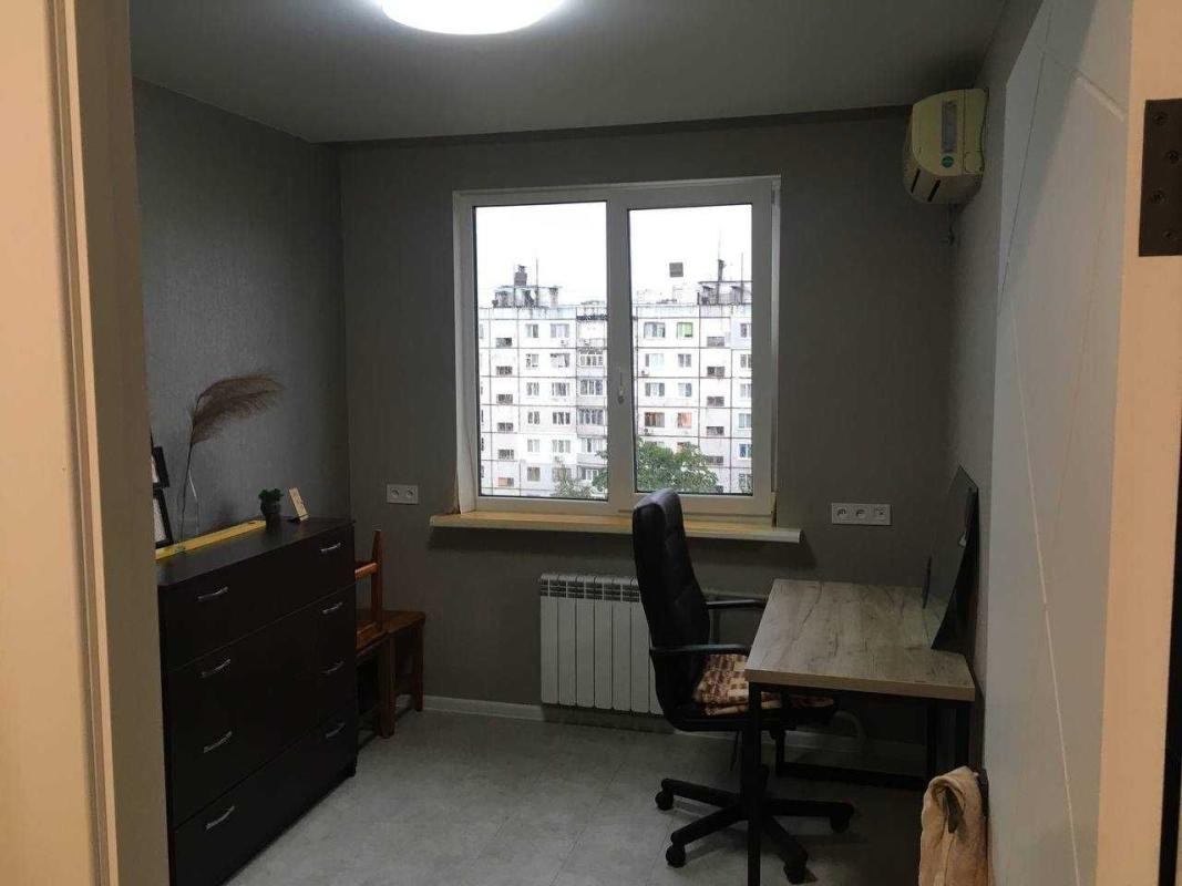 Продаж 2 кімнатної квартири 46 кв. м, Академіка Павлова вул. 162б