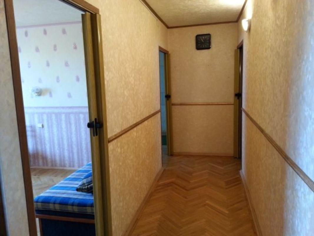 Продажа 3 комнатной квартиры 66 кв. м, Дмитра Коцюбайла ул. (Державинская) 2