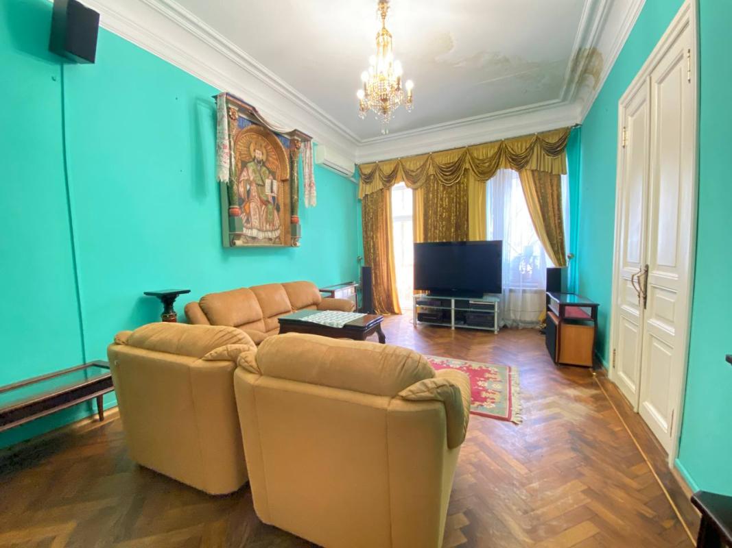 Long term rent 4 bedroom-(s) apartment Myronosytska Street 69