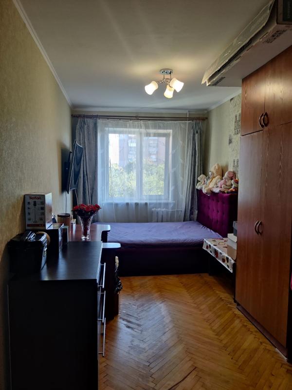 Продажа 3 комнатной квартиры 58 кв. м, Танкопия ул. 32