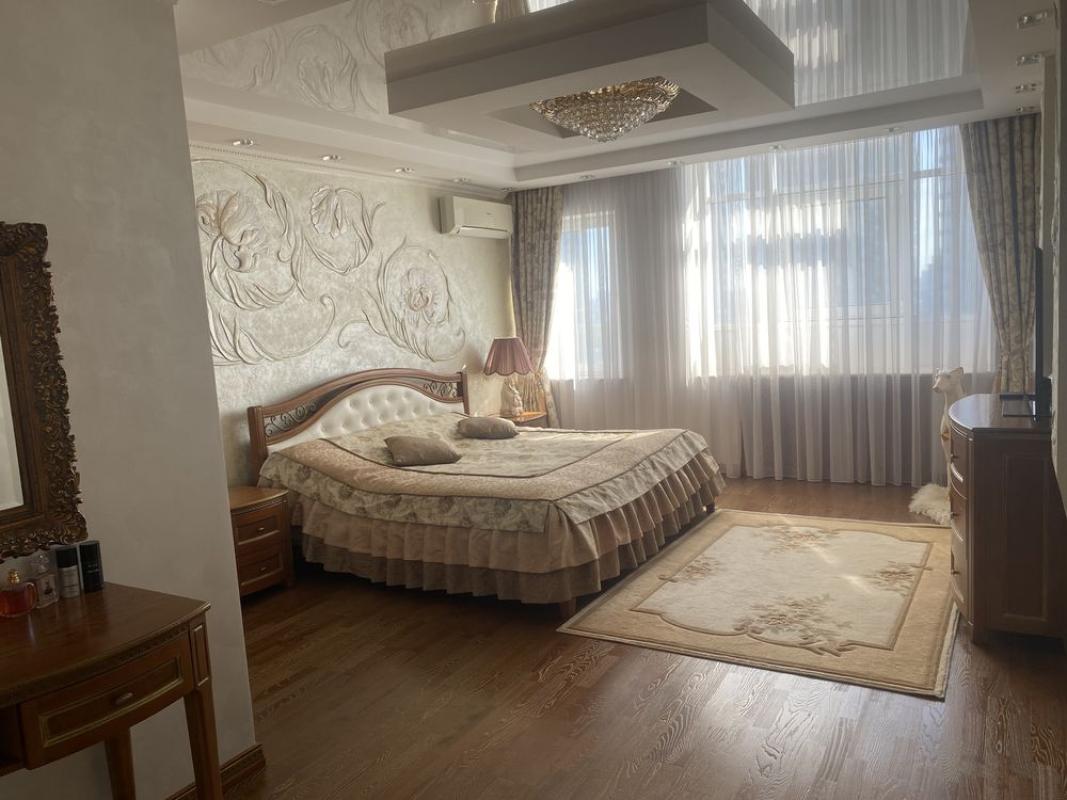 Долгосрочная аренда 5 комнатной квартиры Дегтяревская ул. 25А