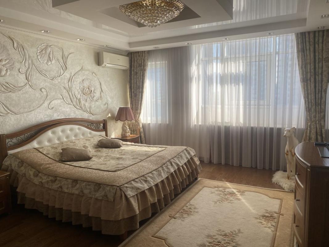 Долгосрочная аренда 5 комнатной квартиры Дегтяревская ул. 25А