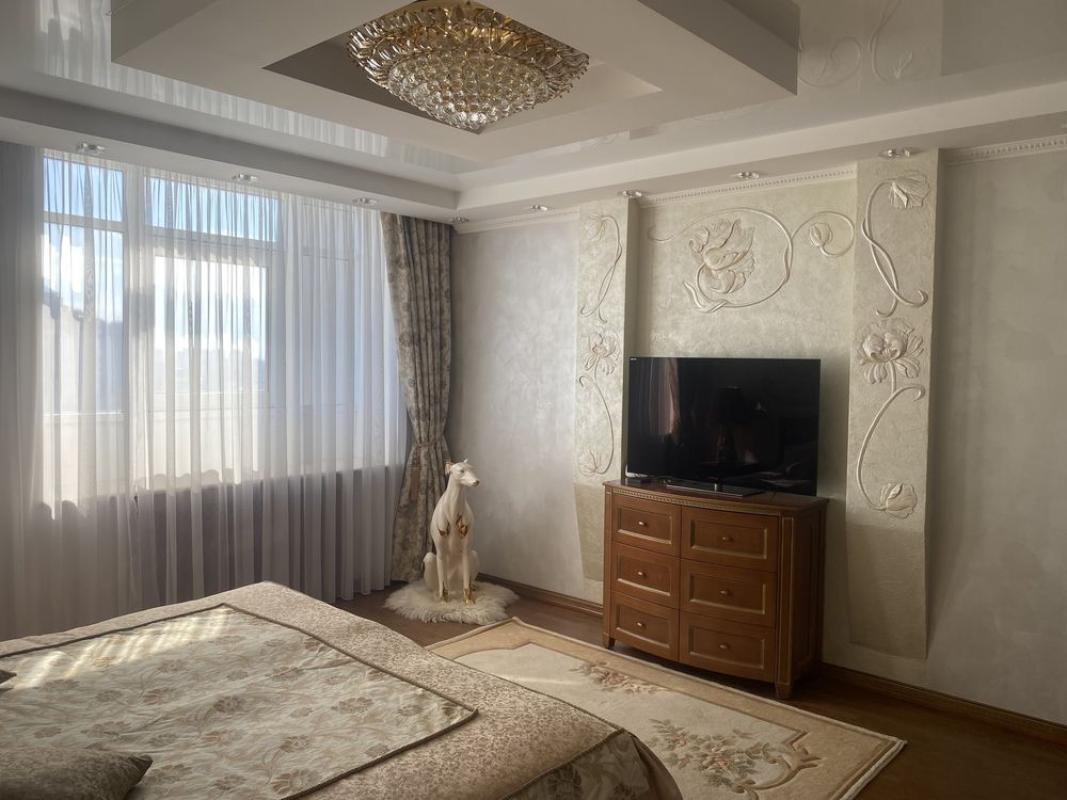 Long term rent 5 bedroom-(s) apartment Dehtiarivska Street 25А