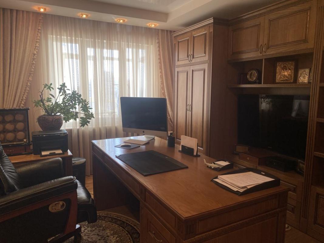 Long term rent 5 bedroom-(s) apartment Dehtiarivska Street 25А