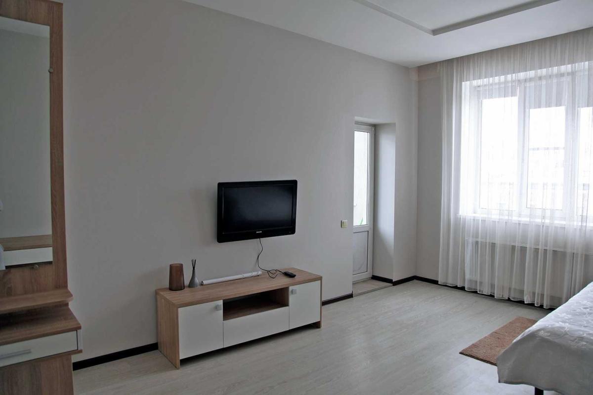 Sale 1 bedroom-(s) apartment 43 sq. m., Novorosiiskyi Lane 7