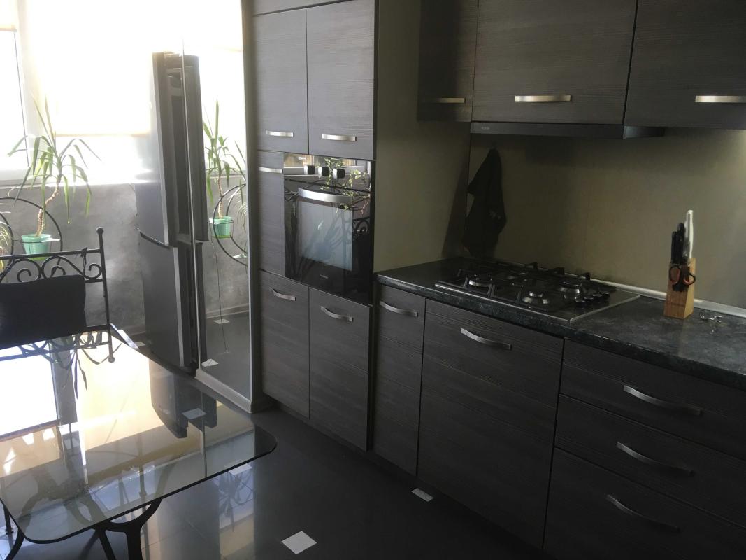 Sale 2 bedroom-(s) apartment 65 sq. m., Traktorobudivnykiv Avenue 77