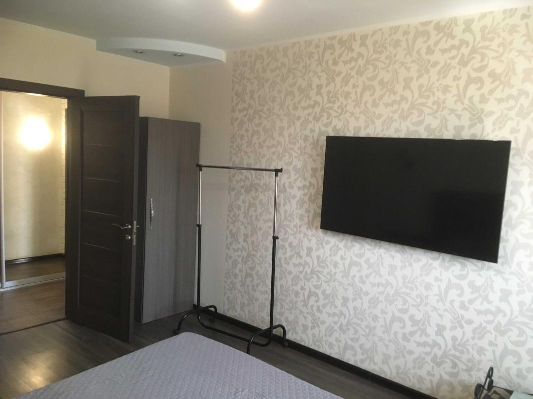 Sale 2 bedroom-(s) apartment 65 sq. m., Traktorobudivnykiv Avenue 77