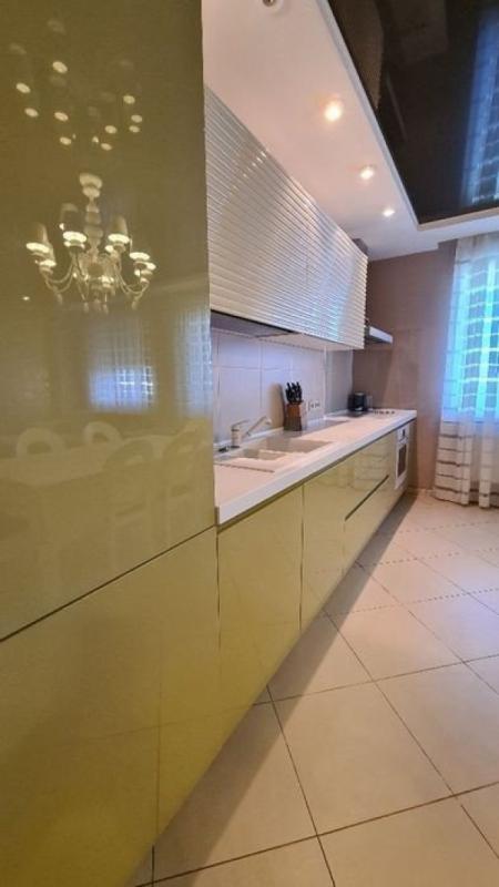 Sale 3 bedroom-(s) apartment 150 sq. m., Traktorobudivnykiv Avenue 94в