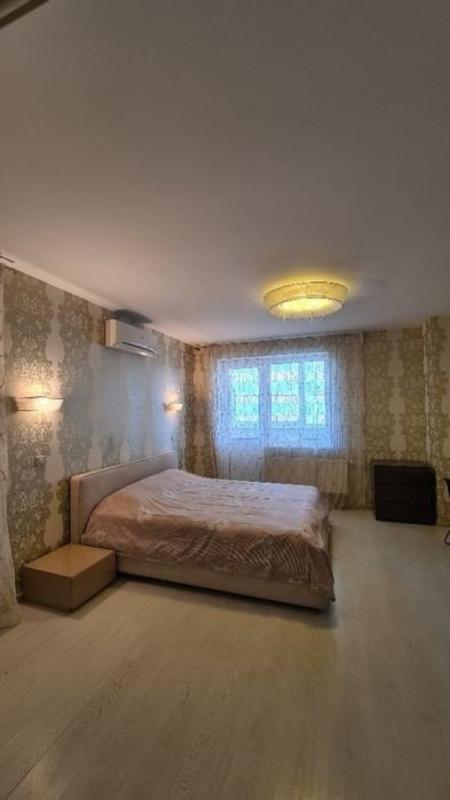 Sale 3 bedroom-(s) apartment 150 sq. m., Traktorobudivnykiv Avenue 94в