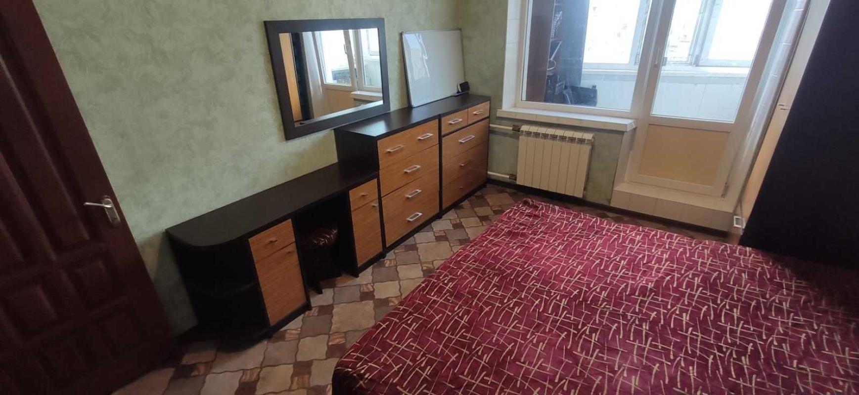 Продаж 3 кімнатної квартири 65 кв. м, Академіка Барабашова вул. 38а