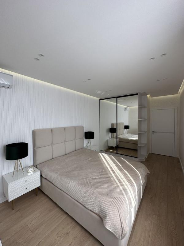Sale 3 bedroom-(s) apartment 84 sq. m., Dniprovska Embarkment 18а