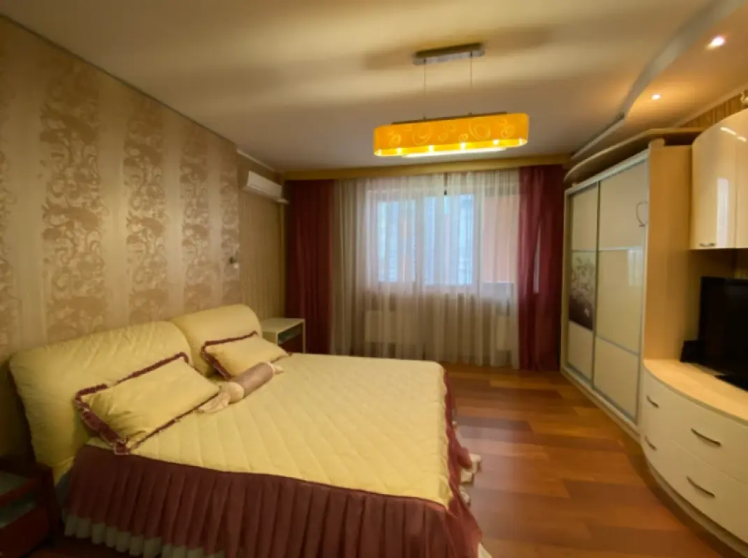 Apartment for rent - Kultury Street 22б