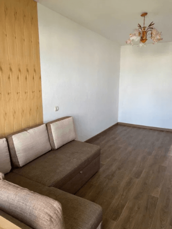 Sale 3 bedroom-(s) apartment 64 sq. m., Heroiv Pratsi Street 30