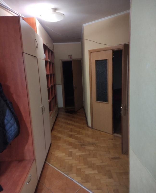 Продаж 3 кімнатної квартири 94 кв. м, Миропільська вул. 39