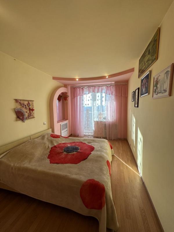 Sale 3 bedroom-(s) apartment 65 sq. m., Kholodnohirska street 13