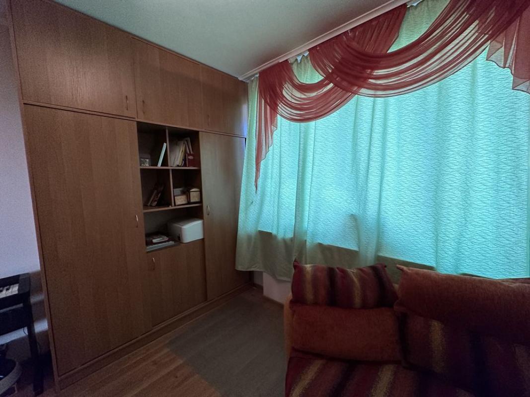 Sale 3 bedroom-(s) apartment 65 sq. m., Kholodnohirska street 13