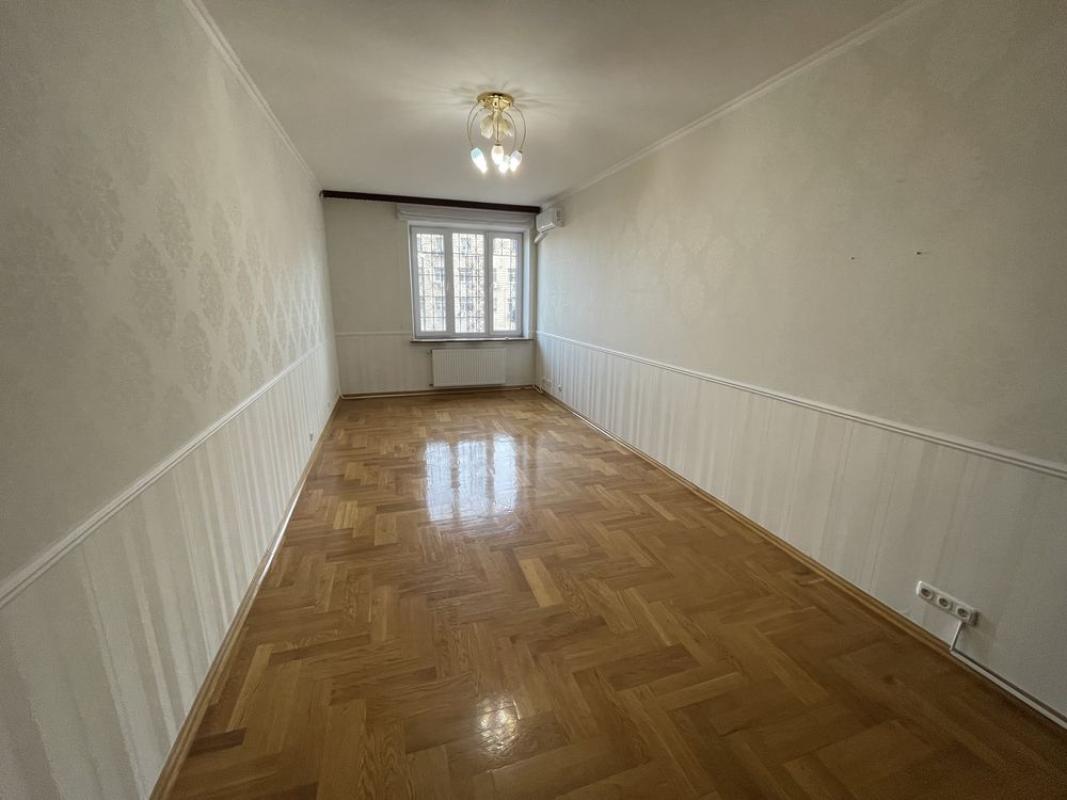 Long term rent 4 bedroom-(s) apartment Patorzhynskoho Street 14