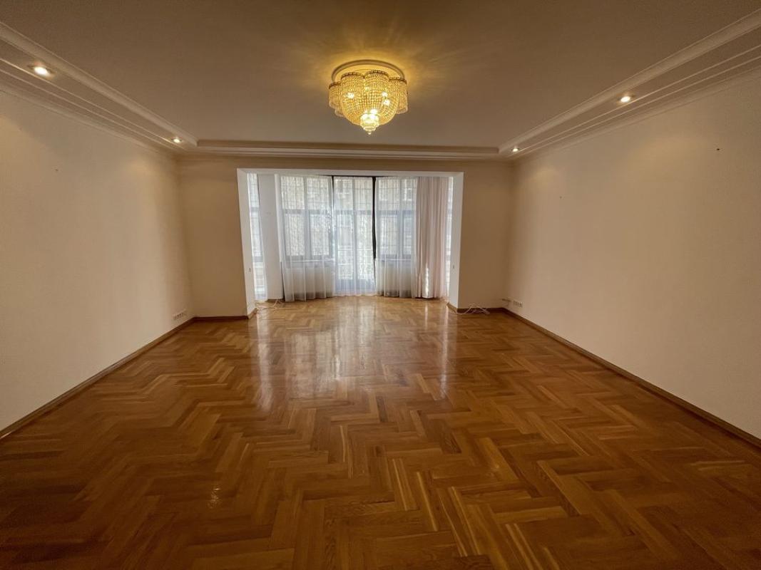 Long term rent 4 bedroom-(s) apartment Patorzhynskoho Street 14