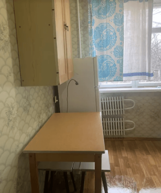 Продаж 2 кімнатної квартири 46 кв. м, Світла вул. 23б