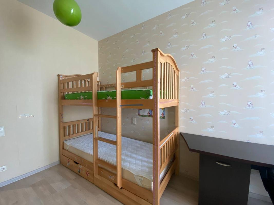 Long term rent 3 bedroom-(s) apartment Chernyshevska Street