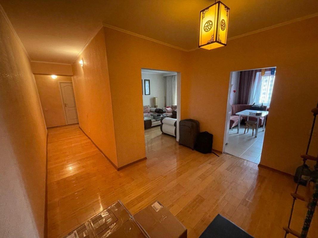 Sale 3 bedroom-(s) apartment 97 sq. m., Mykoly Bazhana Avenue 26