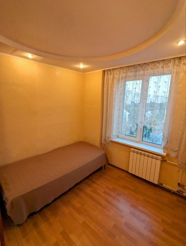 Sale 3 bedroom-(s) apartment 60 sq. m., Amvrosiia Buchmy Street 8