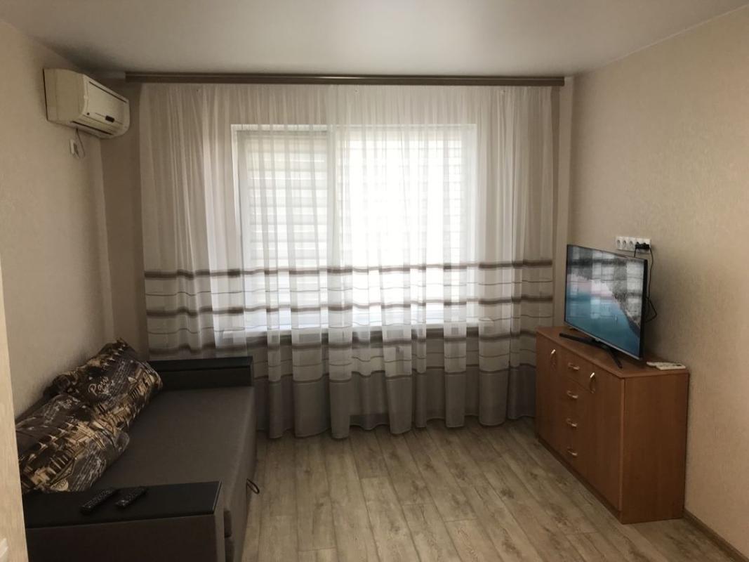 Long term rent 1 bedroom-(s) apartment Vyshniakivska Street 2