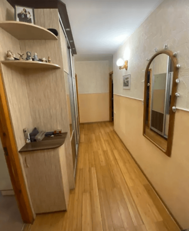 Sale 3 bedroom-(s) apartment 65 sq. m., Olimpiyska Street 13