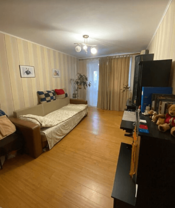 Продаж 3 кімнатної квартири 65 кв. м, Олімпійська вул. 13