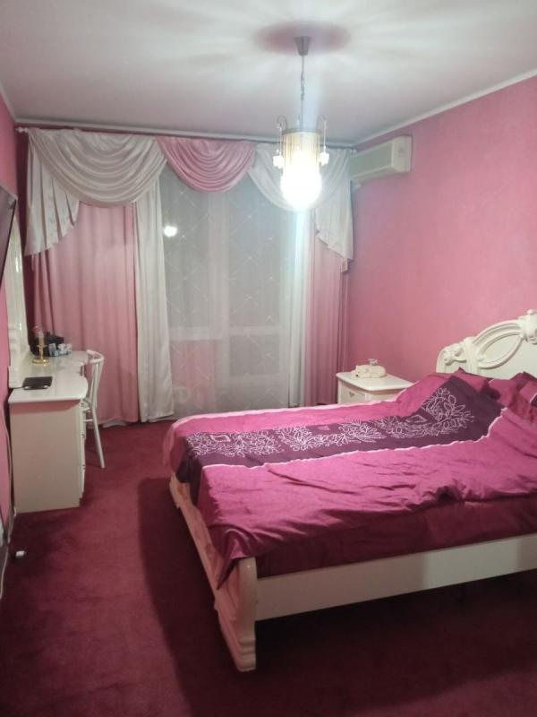 Sale 3 bedroom-(s) apartment 64 sq. m., Tobolska Street 46б