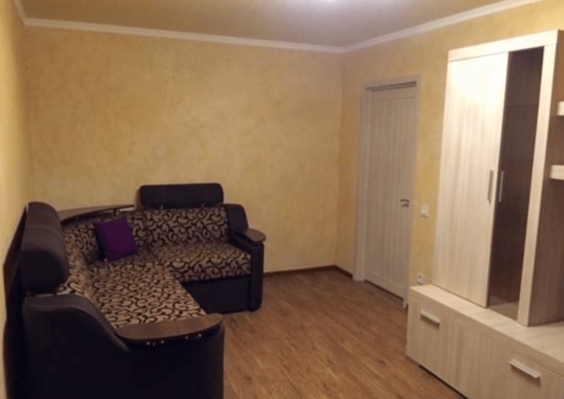 Long term rent 2 bedroom-(s) apartment Valentynivska street 45