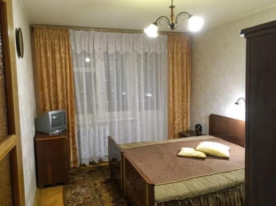 Long term rent 2 bedroom-(s) apartment Hvardiytsiv-Shyronintsiv Street 44б