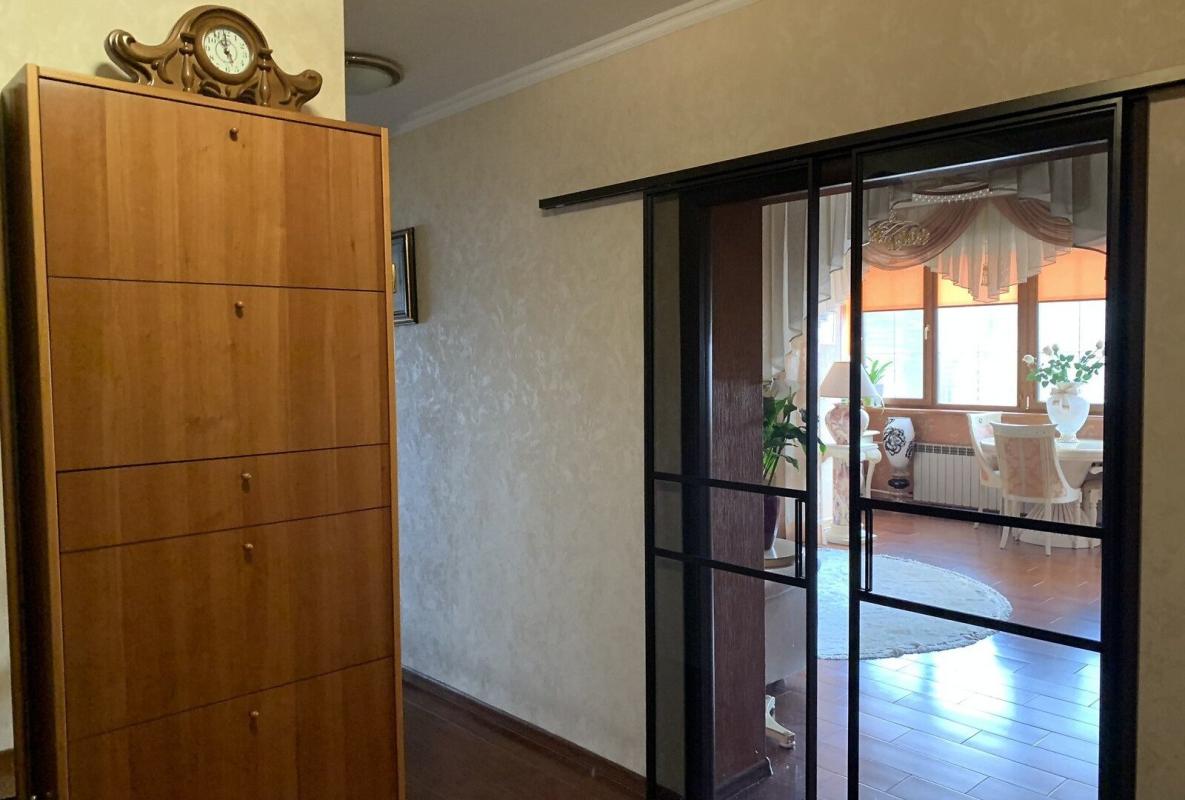 Sale 4 bedroom-(s) apartment 121 sq. m., Raisy Okipnoi Street 1