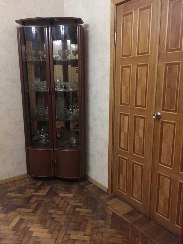 Long term rent 3 bedroom-(s) apartment Borysa Chychybabyna Street 1