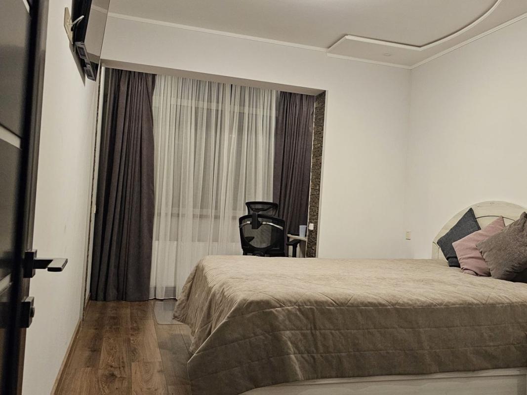 Long term rent 2 bedroom-(s) apartment Kakhy Bendukidze Street 2