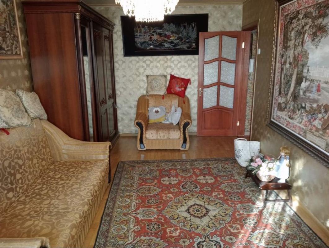 Продаж 1 кімнатної квартири 37 кв. м, Миропільська вул. 3