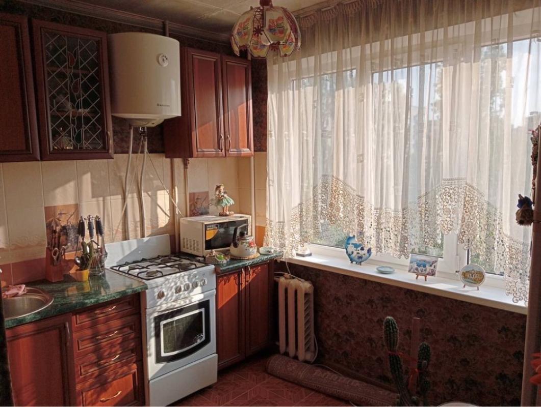 Продажа 1 комнатной квартиры 37 кв. м, Миропольская ул. 3