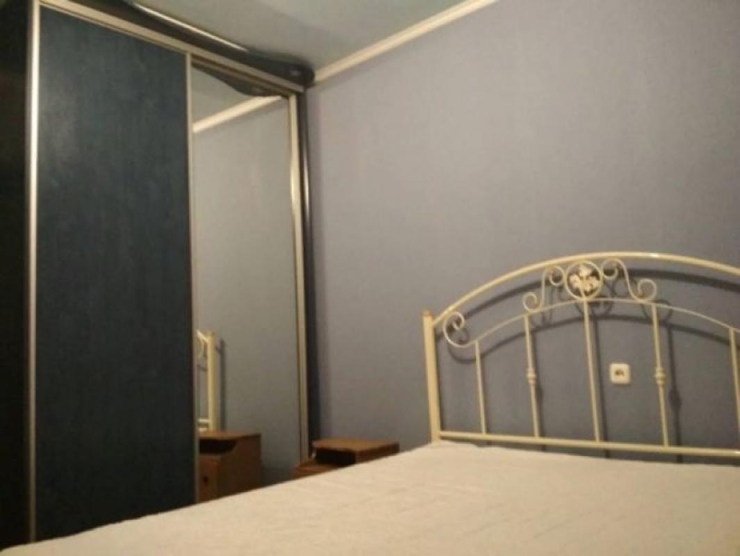 Long term rent 3 bedroom-(s) apartment Akademika Barabashova Street 46а