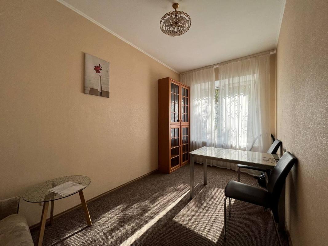 Long term rent 2 bedroom-(s) apartment Borysa Chychybabyna Street 2