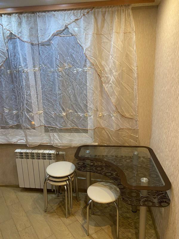 Продаж 2 кімнатної квартири 52 кв. м, Велозаводська вул. 26