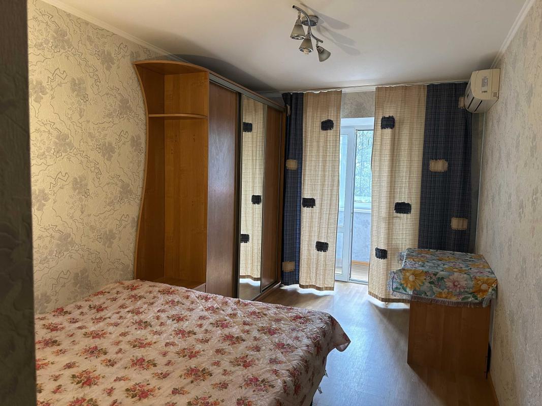 Sale 3 bedroom-(s) apartment 68 sq. m., Predslavynska Street 26а