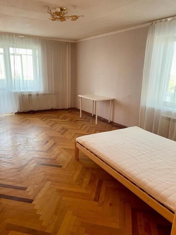 Продаж 2 кімнатної квартири 63 кв. м, Петра Григоренка просп. (Маршала Жукова) 37