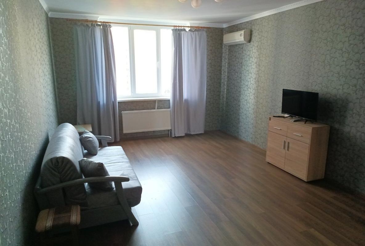Long term rent 1 bedroom-(s) apartment Mykhaila Maksymovycha Street (Onufriia Trutenka Street) 3д