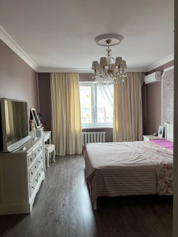 Sale 3 bedroom-(s) apartment 100 sq. m., Urlivska Street 38