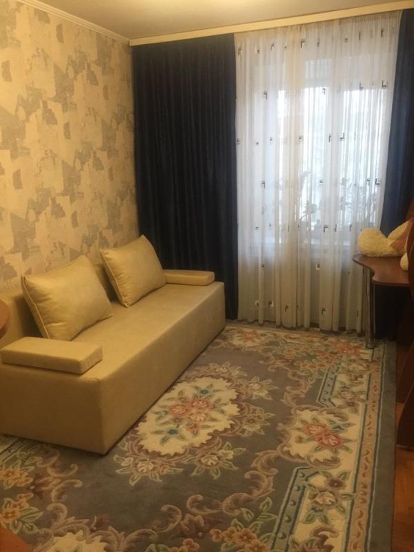 Long term rent 4 bedroom-(s) apartment Obolonska Street 47