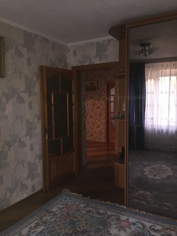 Long term rent 4 bedroom-(s) apartment Obolonska Street 47