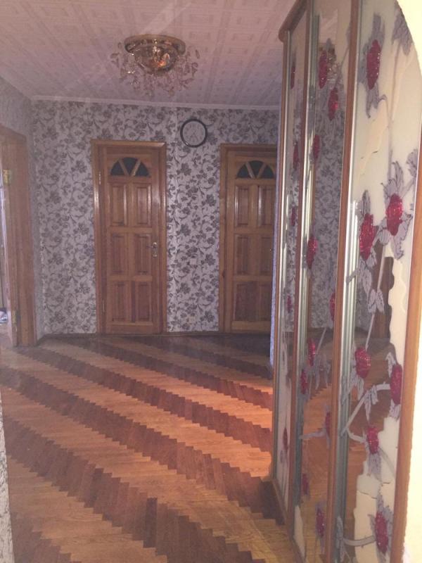 Long term rent 4 bedroom-(s) apartment Obolonska Street 47