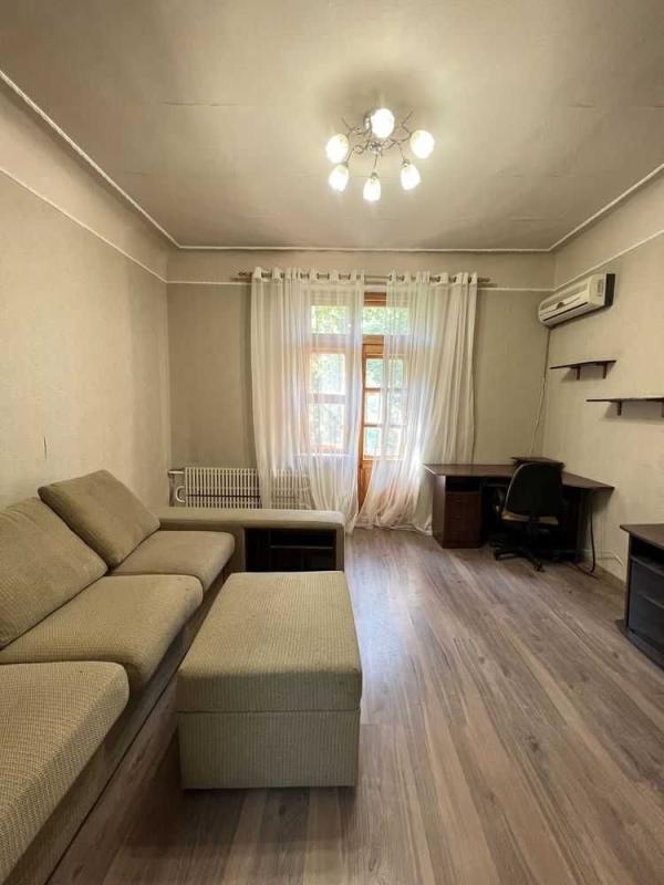 Long term rent 2 bedroom-(s) apartment Romen Rollana Street 13