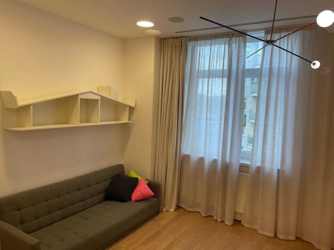 Long term rent 3 bedroom-(s) apartment Zvirinetska Street 59
