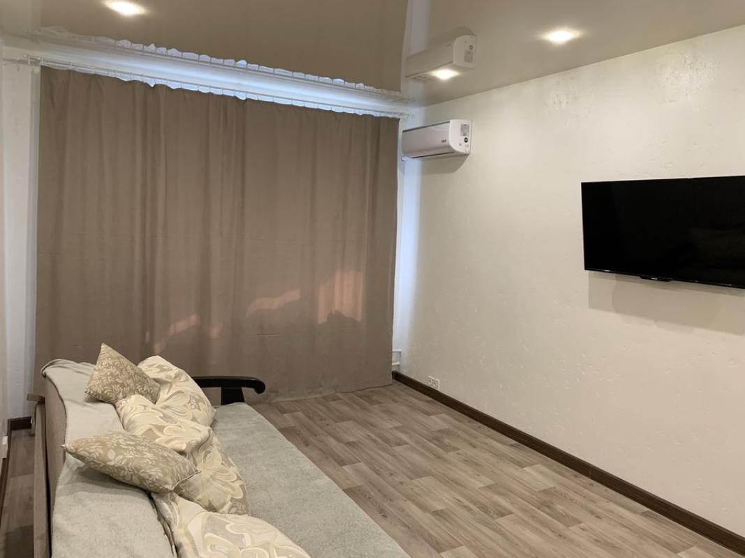Sale 1 bedroom-(s) apartment 33 sq. m., Traktorobudivnykiv Avenue 162а